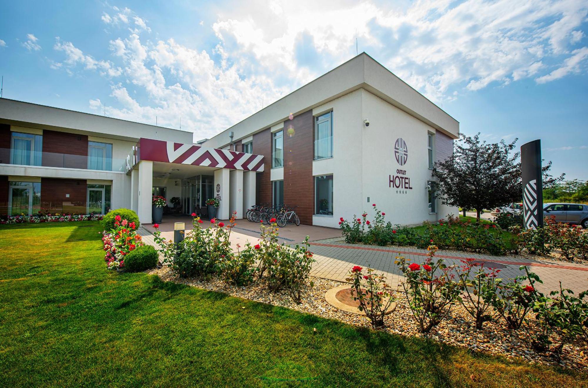 Outlet Hotel Polgar Luaran gambar
